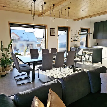 Villa Czorny Dab - Na Kaszubach, Bilard, Jacuzzi, Sauna Garcz